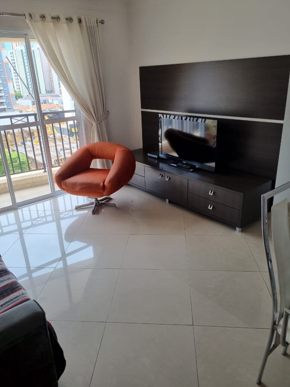 Venda de Belo Apartamento no Condomínio Costa Azul 83 m², 3 quartos, incluindo uma suíte