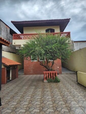 Lindo sobrado em Guarulhos - SP - 400m² Área útil - 3 quartos
