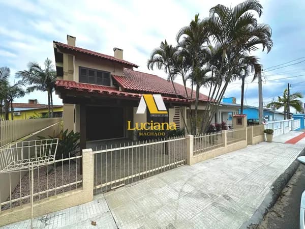 Casa à Venda em Araranguá/SC, no bairro Jardim das Avenidas