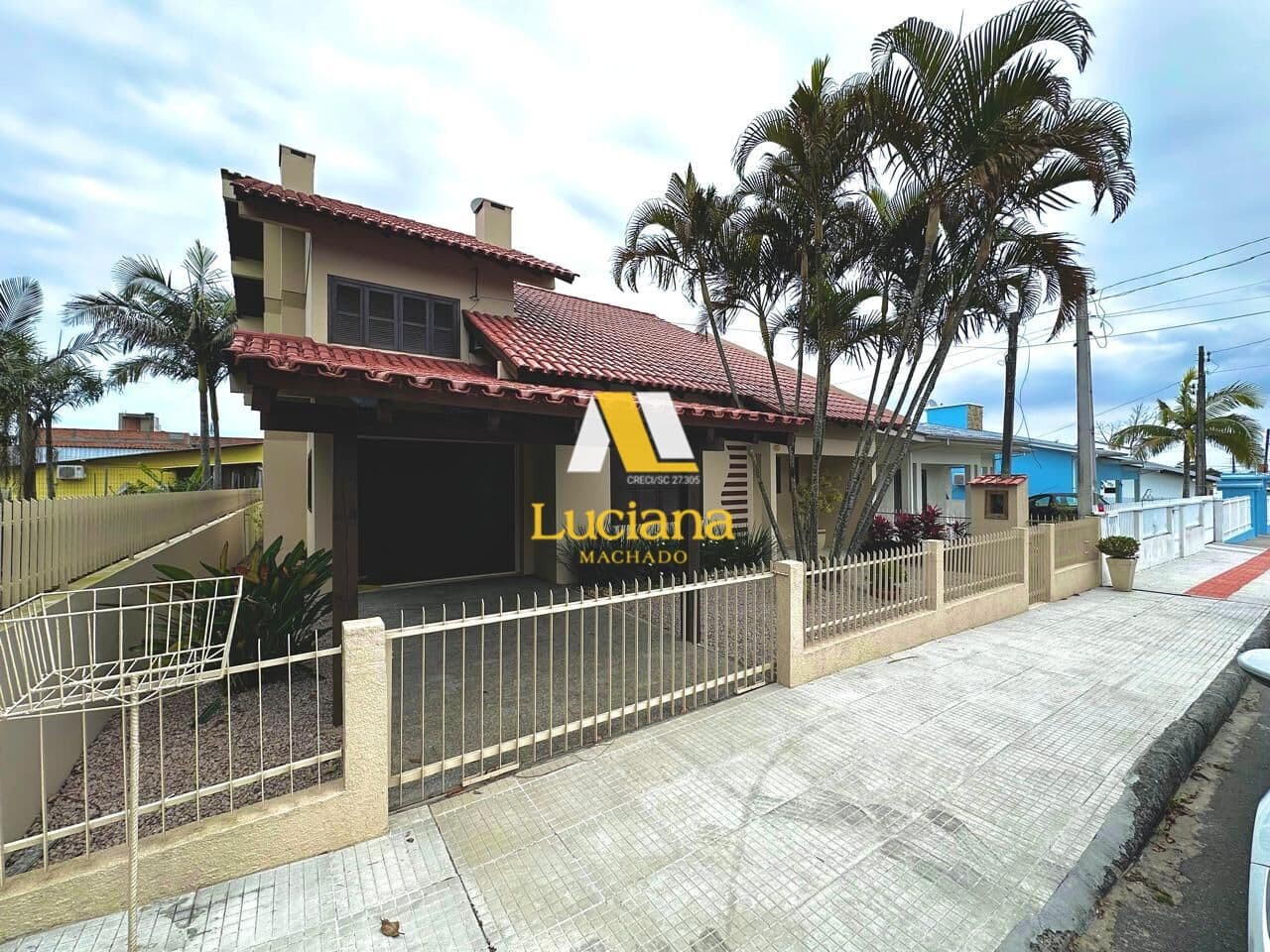 Casa à Venda em Araranguá/SC, no bairro Jardim das Avenidas