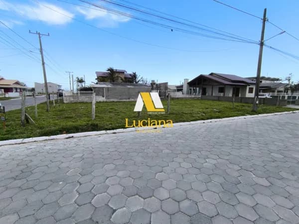 Terreno de Esquina no Bairro Jardim Atlântico - Balneário Arroio do Silva