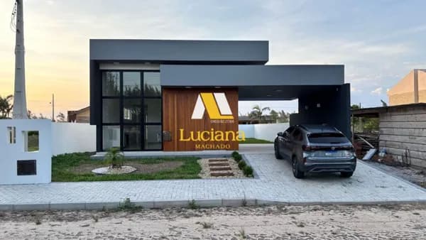 Casa de alto padrão á venda em Balneário Gaivota