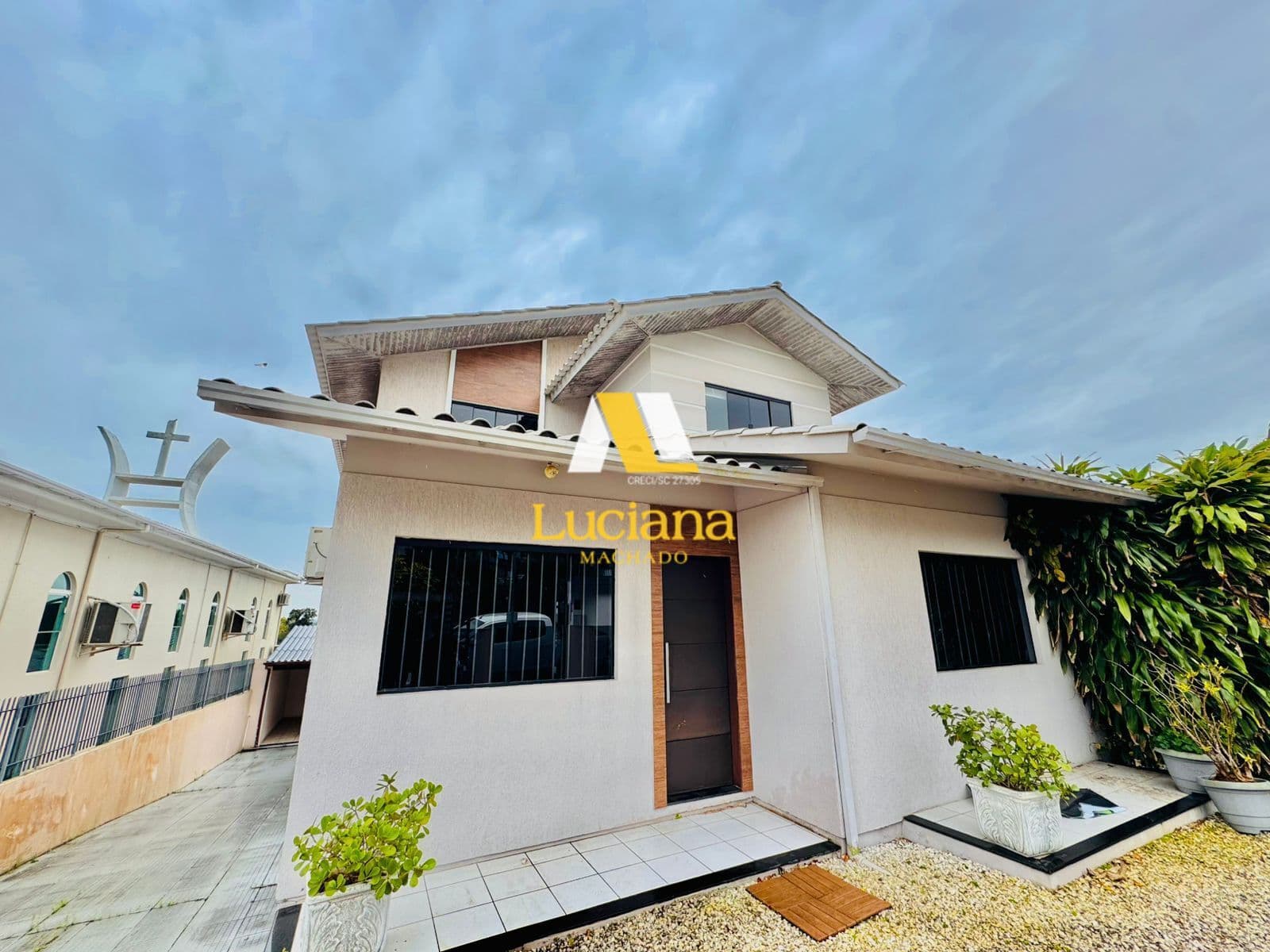 Conforto e Espaço em Cada Detalhe – Casa para comprar!