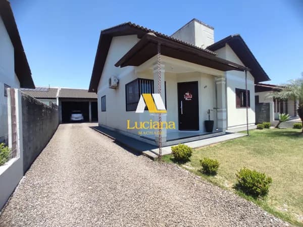 Casa Três Dormitórios
