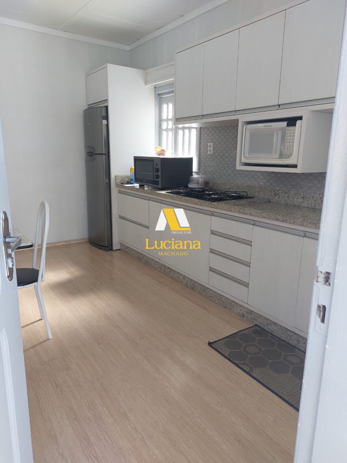 Casa com Sala comercial