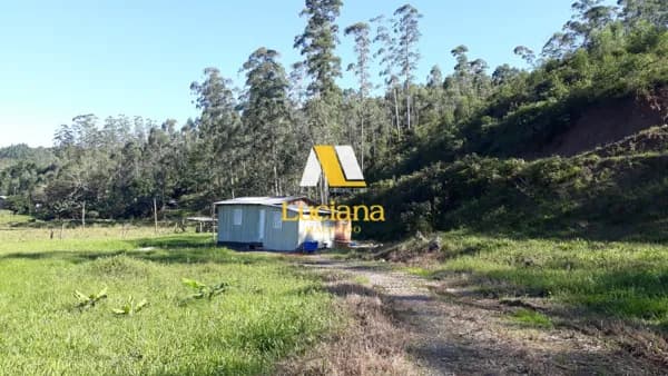 Sítio Com Cachoeiras