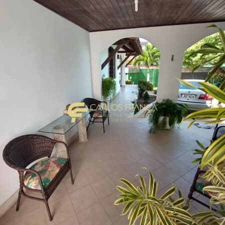 5 quartos com uma suítes à venda, 400m², R$ 1.600.000,00 - Stiep