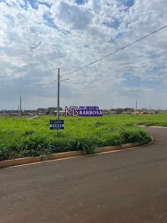 Terreno em loteamento em fase de conclusão de obras