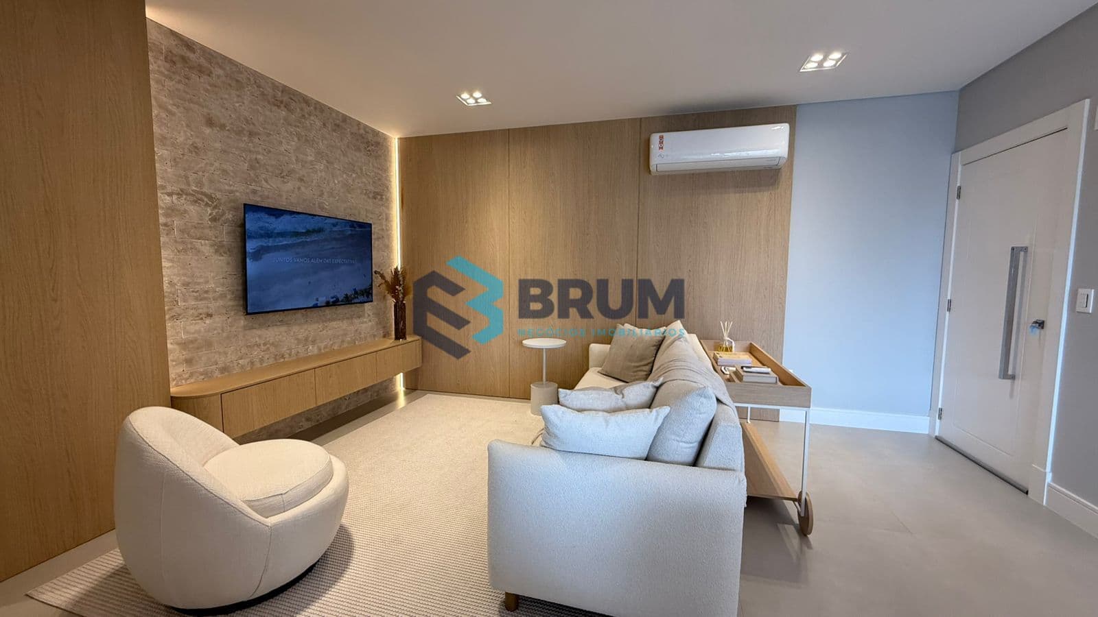 MOBILIADO E DECORADO