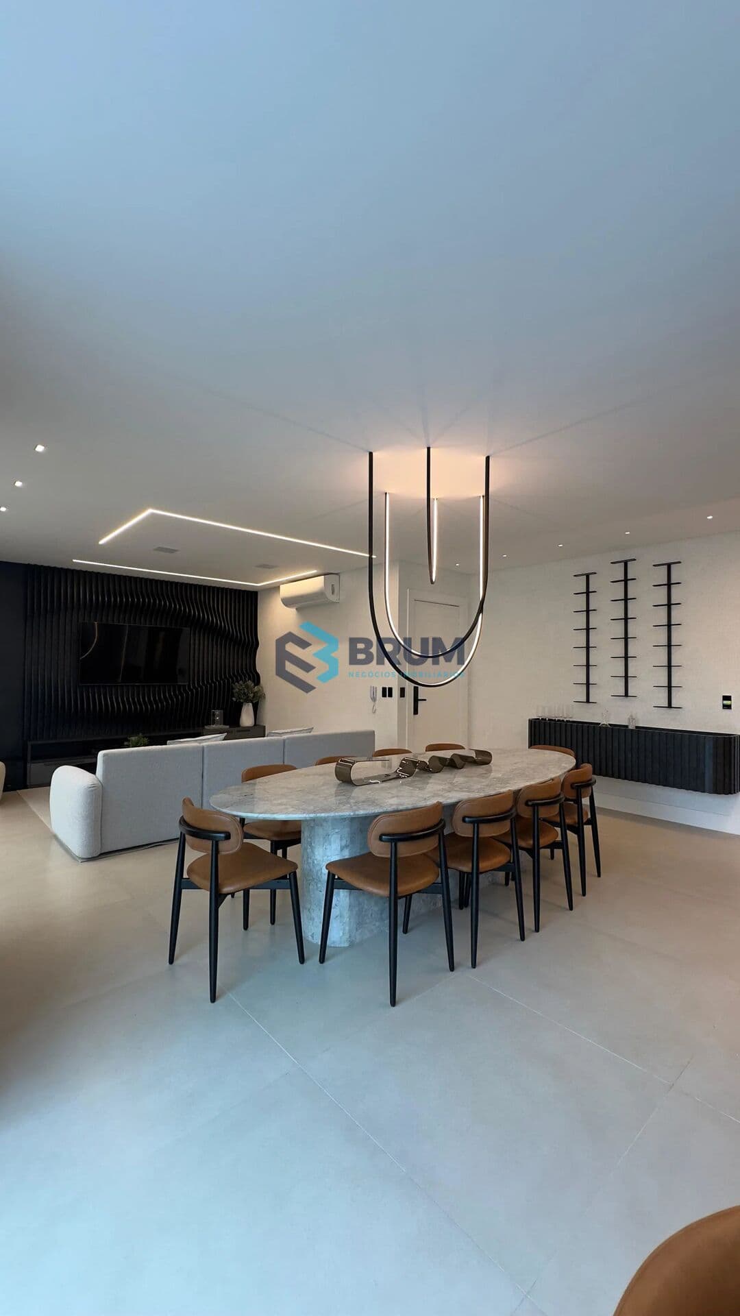 APARTAMENTO SHOWROOM EM MEIA PRAIA