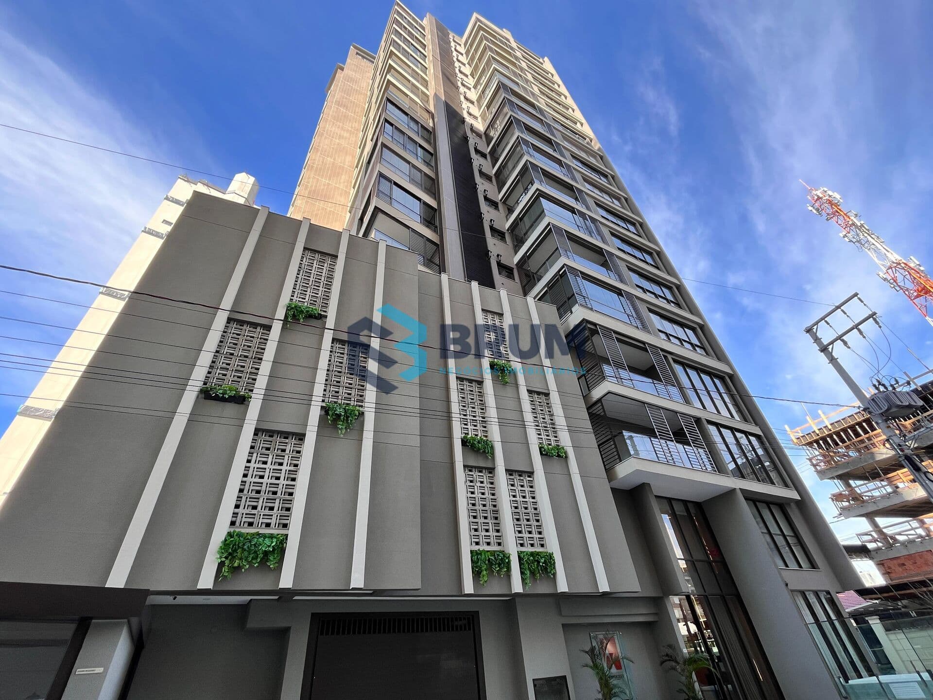 APARTAMENTO NOVO A POUCOS METROS DO MAR