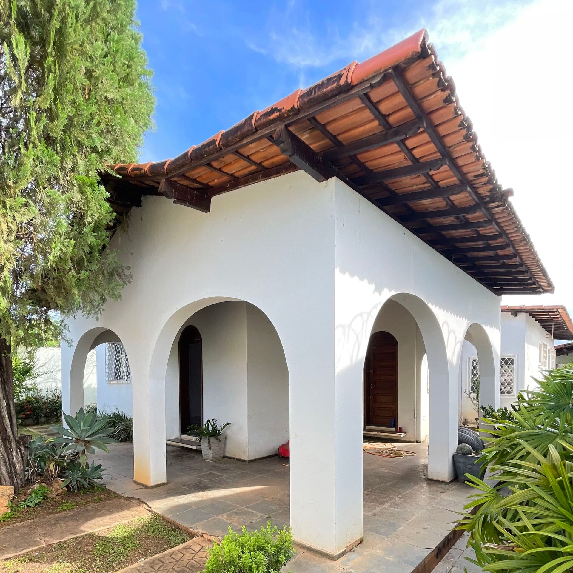 Casa Térrea com Potencial Comercial – Bairro Jaraguá 1