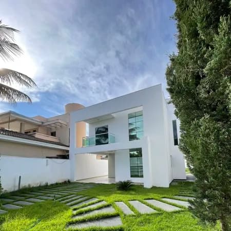 Casa com amplo espaço em frente ao Parque no bairro Ibituruna.