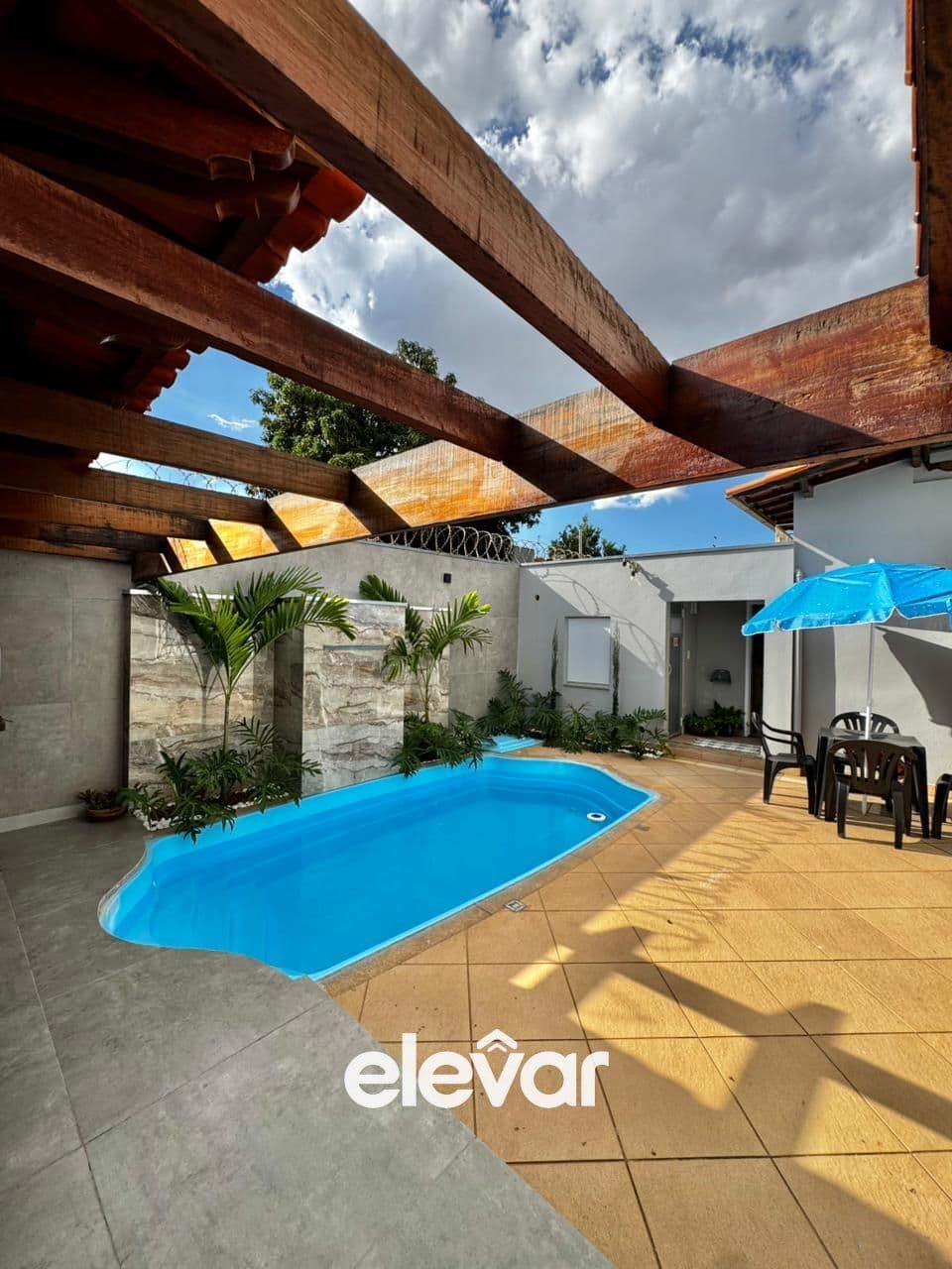 Casa com 4 Quartos e Lazer Completo no Bairro Jardim São Luís