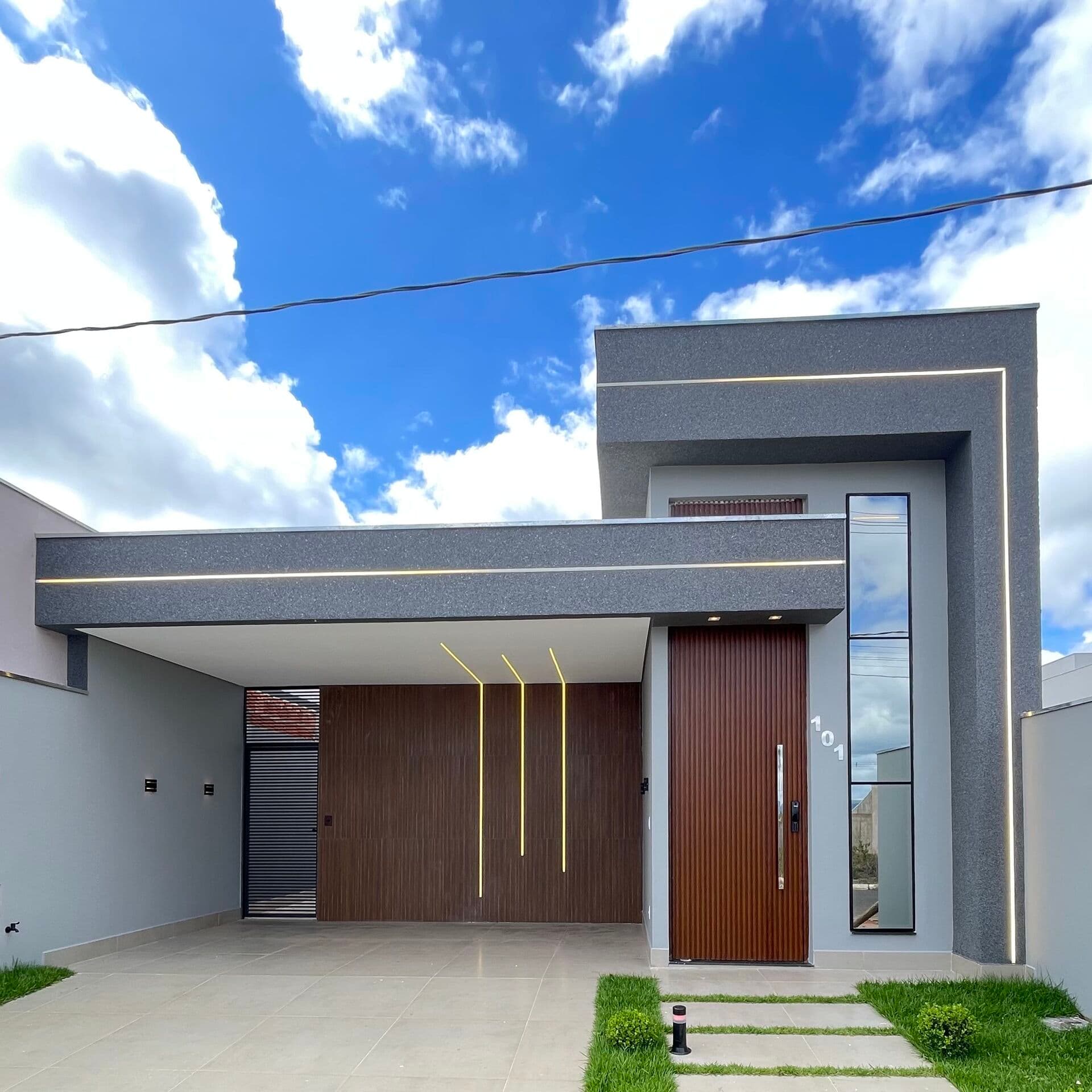 Casa moderna e sofisticada pensada no seu conforto, lazer e bem estar.