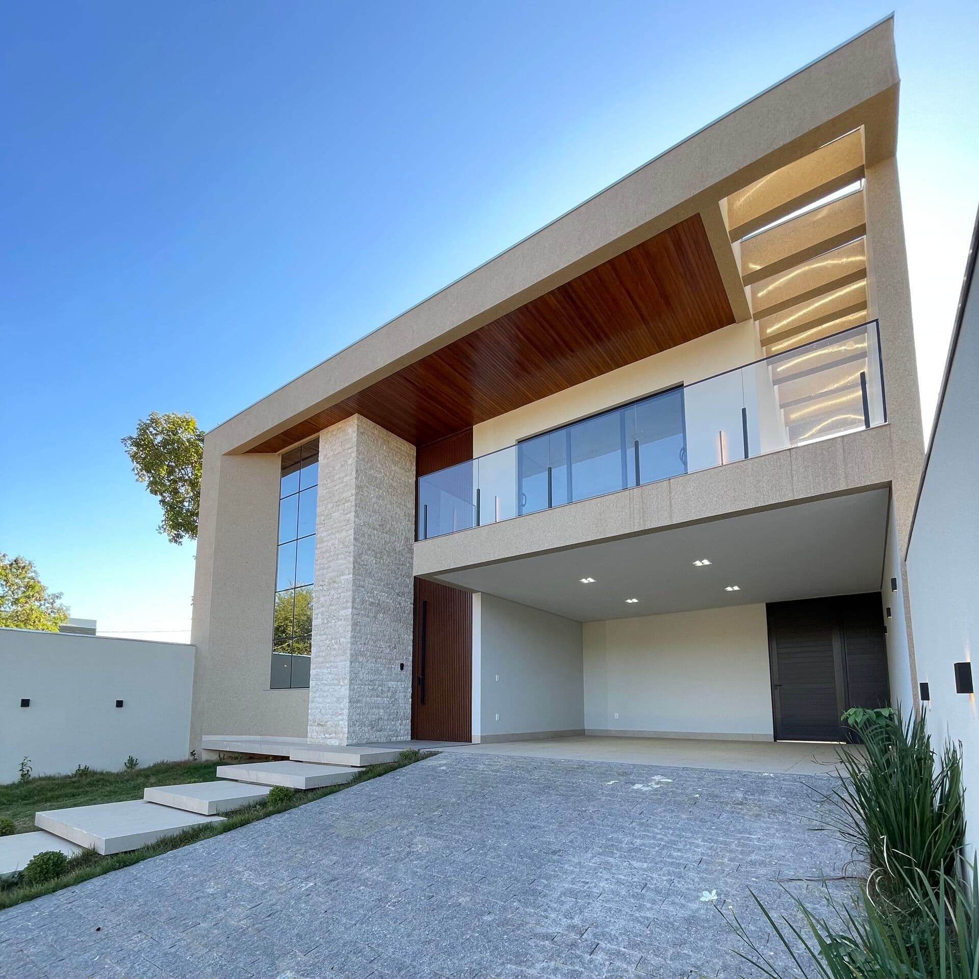 Casa com 4 Quartos no Condomínio Pampulha Tennis Residence – Vista para o Bosque e Arquitetura Imponente