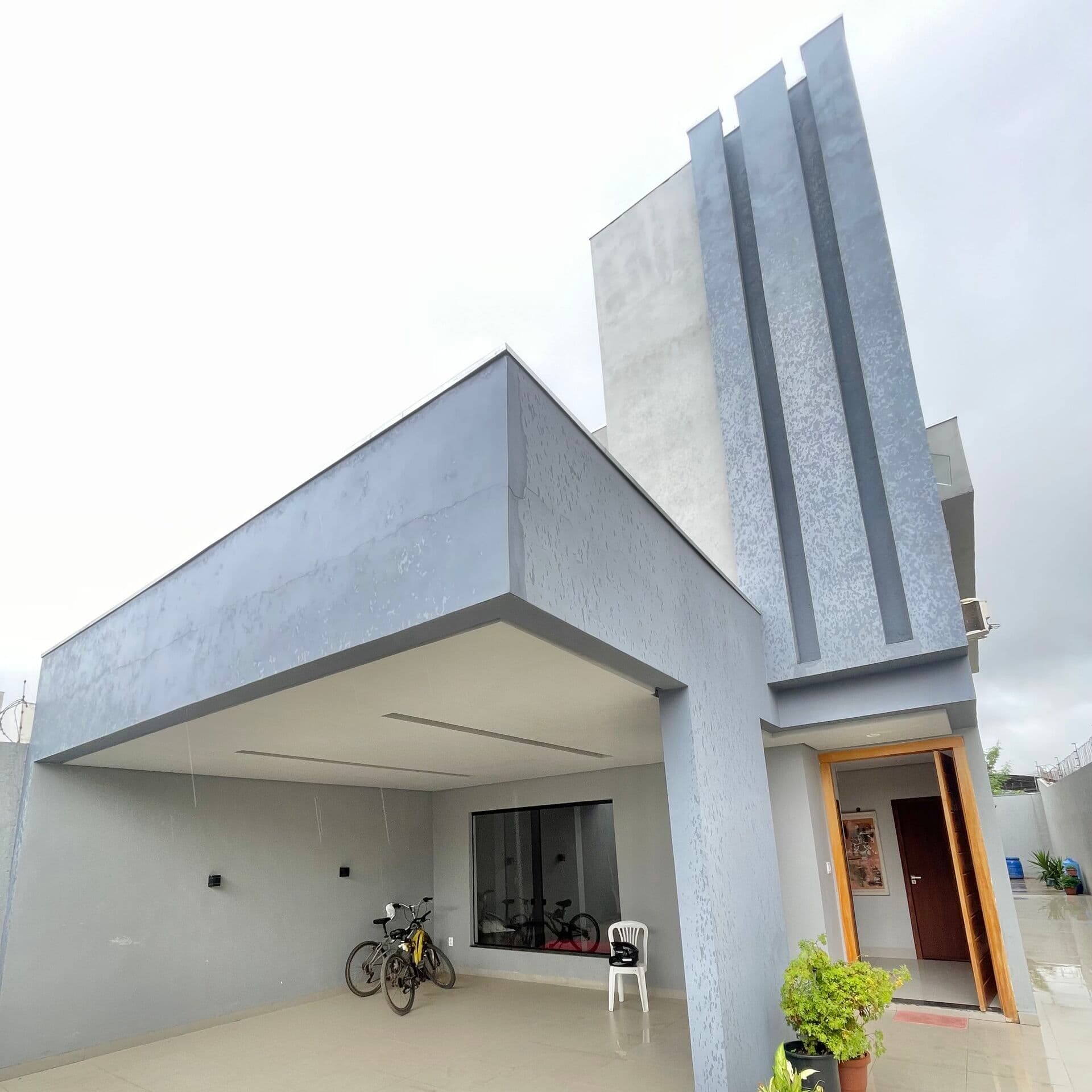 Casa Moderna com Energia Fotovoltaica – Prolongamento do Todos os Santos