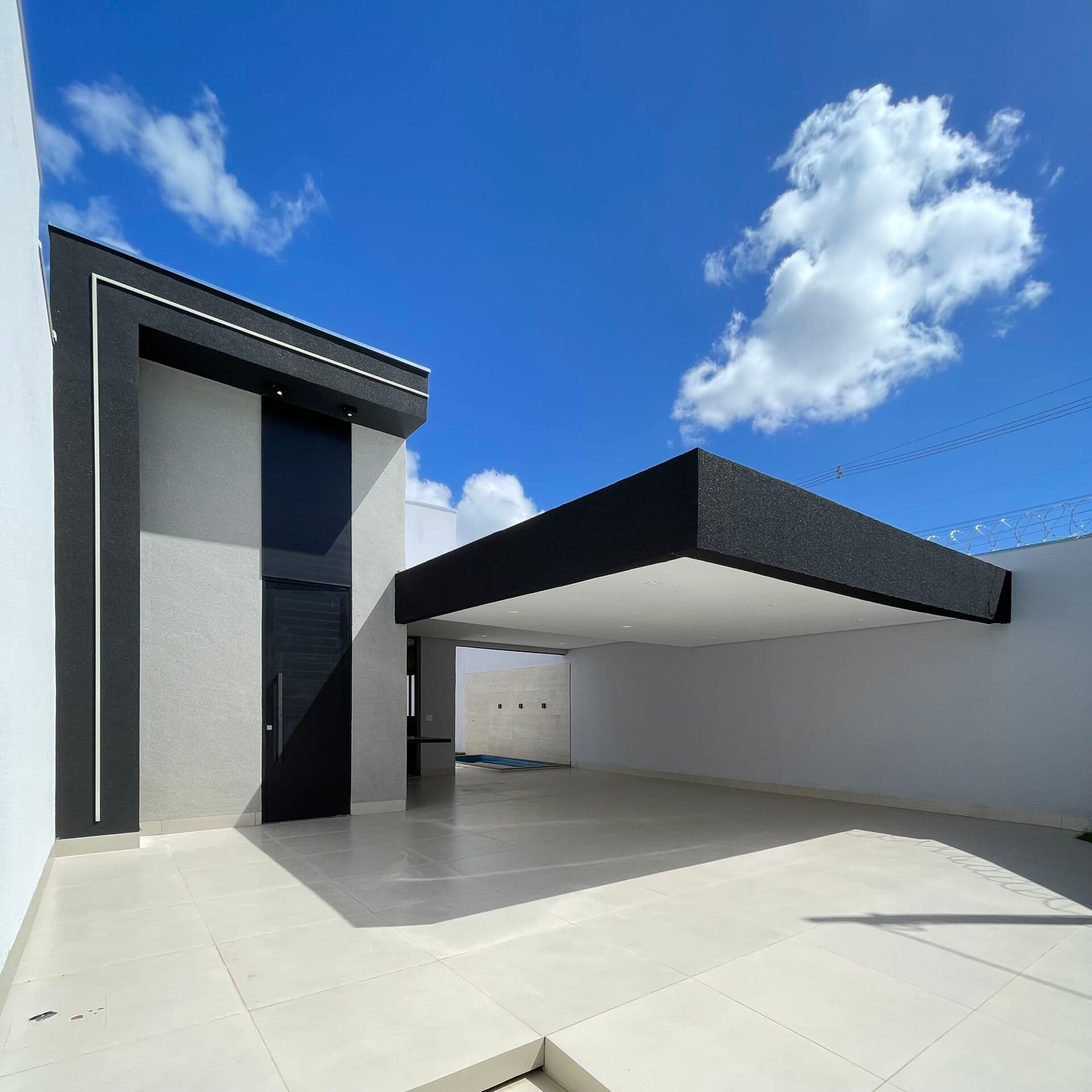 Casa Térrea com Piscina – Bairro Ibituruna