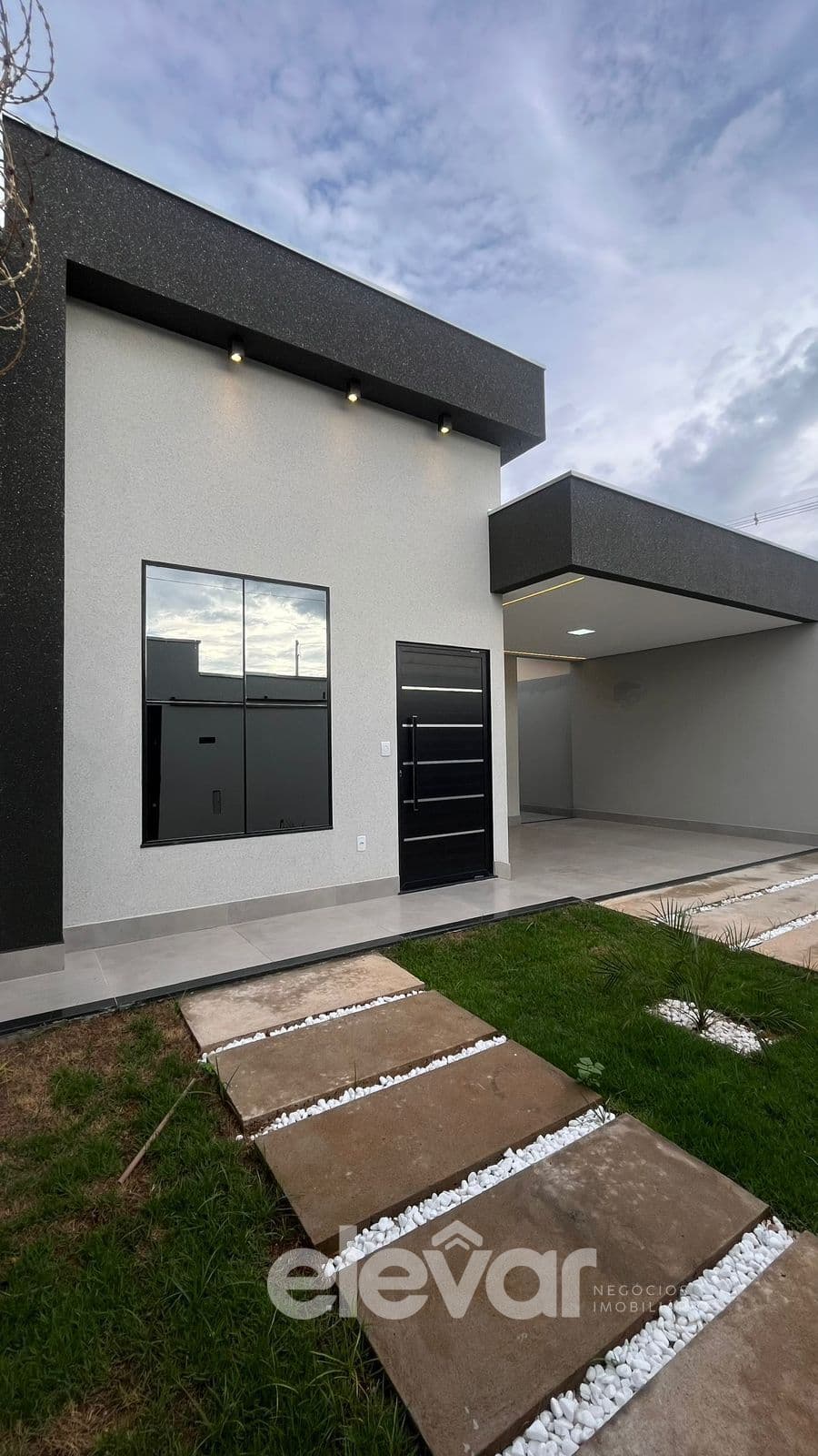 Casa à Venda no Bairro Jardim Niemeyer