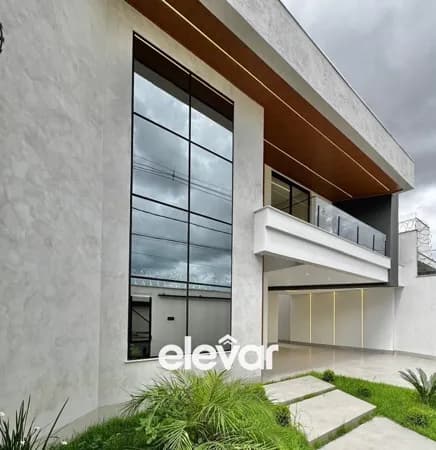 Casa Moderna com Vista para a Serra no Bairro Ibituruna