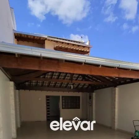 Casa com 3 Quartos na Vila Mauricéia (ao lado da Unimontes)
