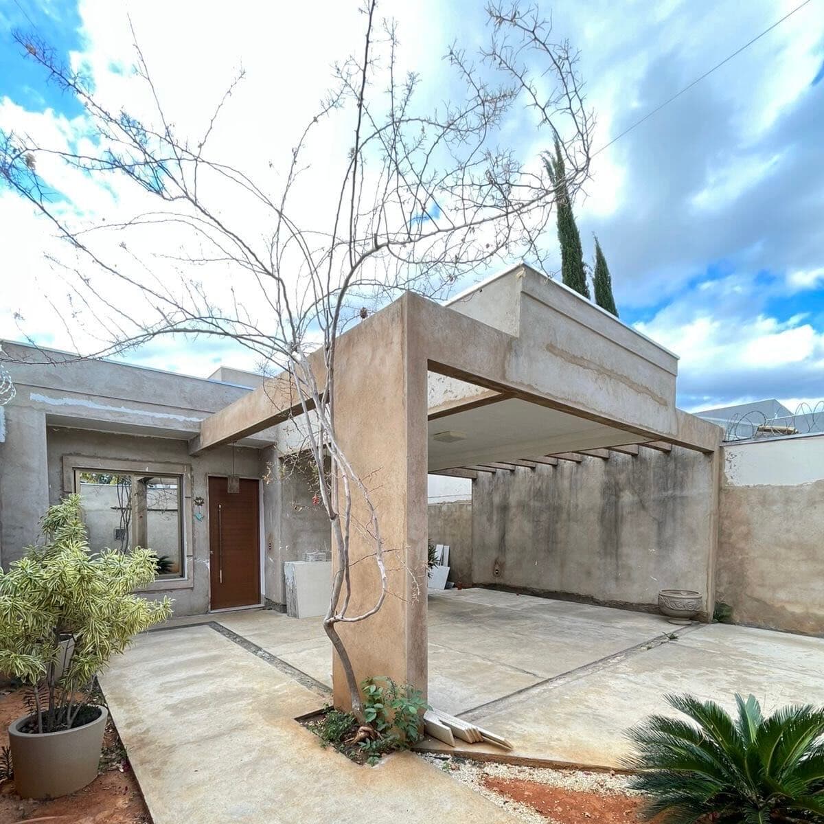 Casa Térrea com Arquitetura Moderna Bairro Morada do Sol
