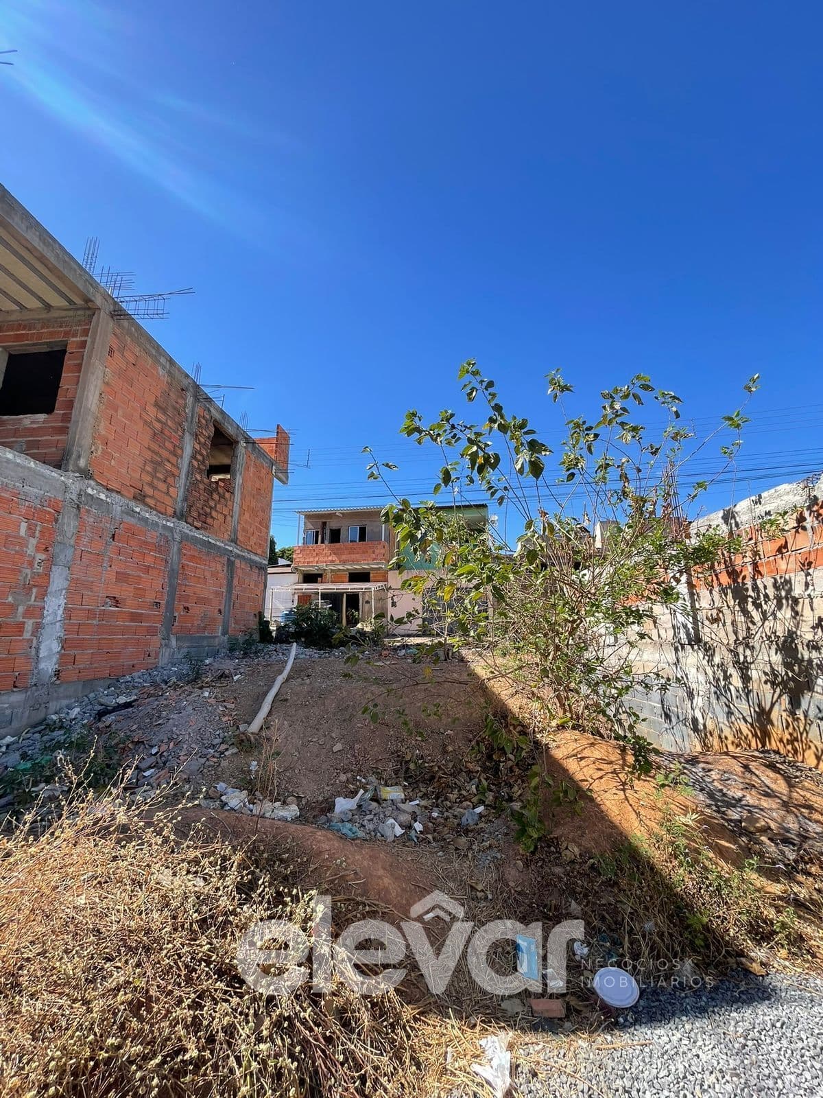 Casa em fase de construção na região do Bairro Maracanã