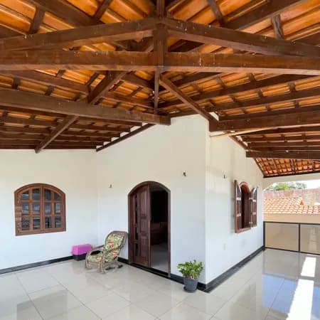 Casa no segundo andar com Suíte e Varanda Ampla – Bairro Major Prates