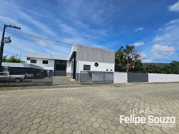 Amplo Pavilhão - Galpão no centro de Taió