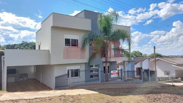 Sobrado a venda no bairro Florestal