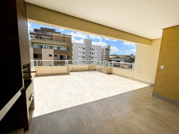 Apartamento Cobertura Duplex á venda bairro Centro, Patos de Minas!