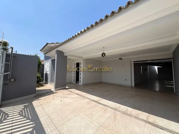 Casa a venda bairro Guanabara em Patos de Minas