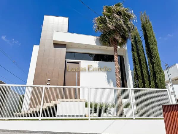 Casa Alto Padrão à venda no bairro Chácara Caiçara em Patos de Minas!