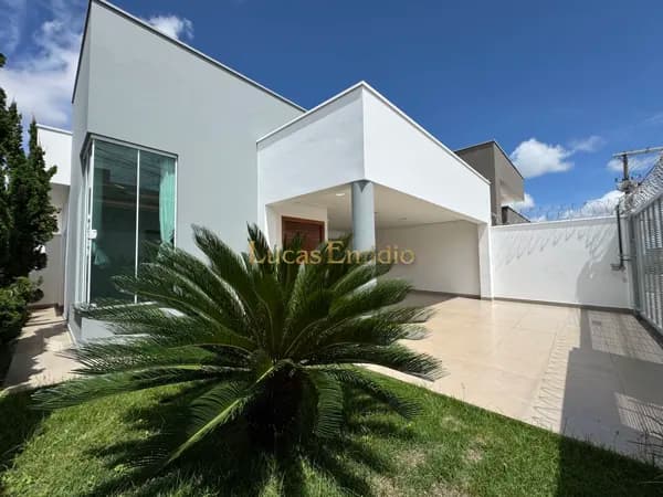 Casa em Patos de Minas - Alto Limoeiro