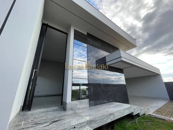 Casa Alto Padrão a venda bairro Chácaras Caiçaras, Patos de Minas.