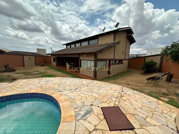 Casa em Patos de Minas - Alto dos Caiçaras
