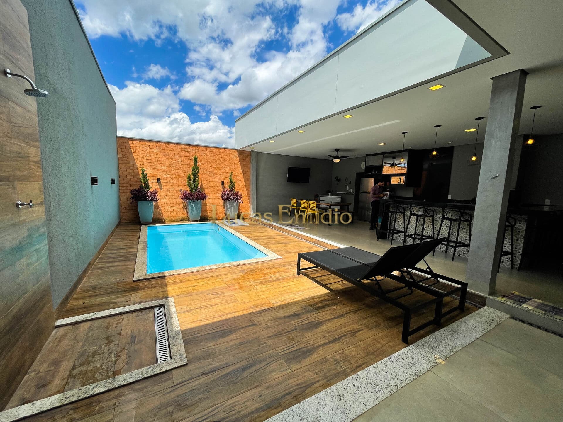 Casa completa a venda bairro Jardim Califórnia, Patos de Minas!