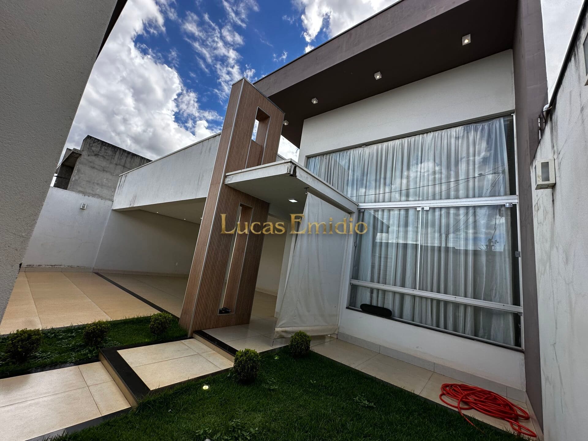 Casa Linear à venda do bairro Campos Elias em Patos de Minas!