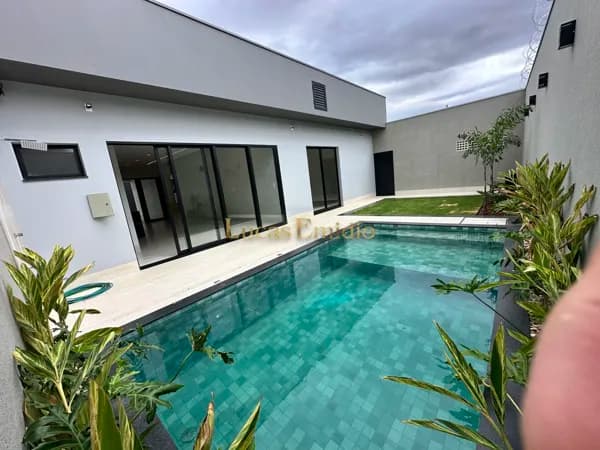 Casa Alto Padrão á venda bairro Guanabara em Patos de Minas!