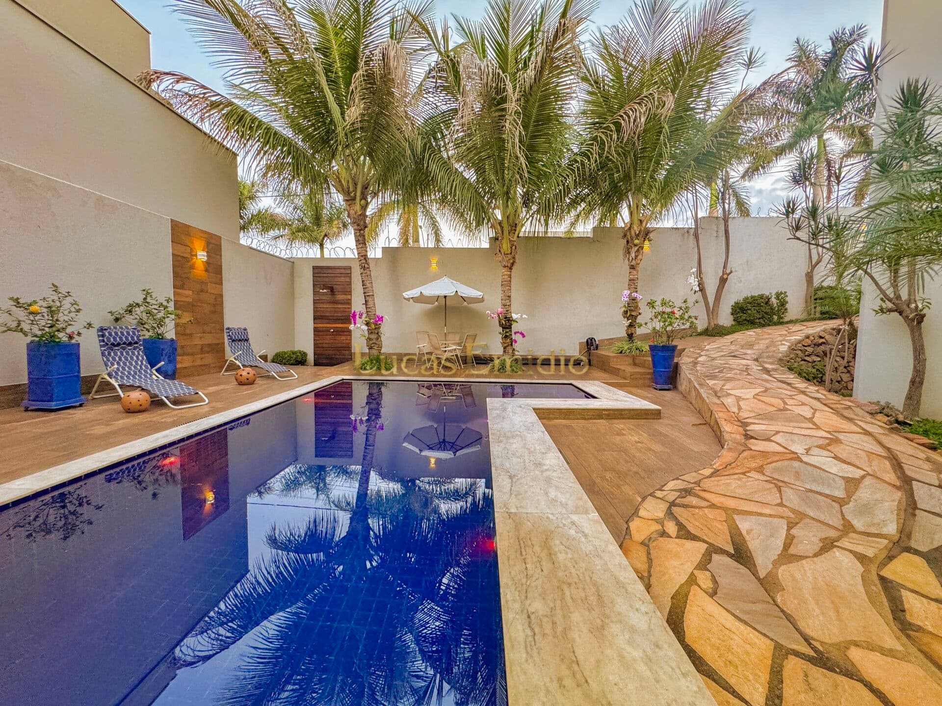 Casa Alto Padrão á venda bairro Chácaras Caiçaras!