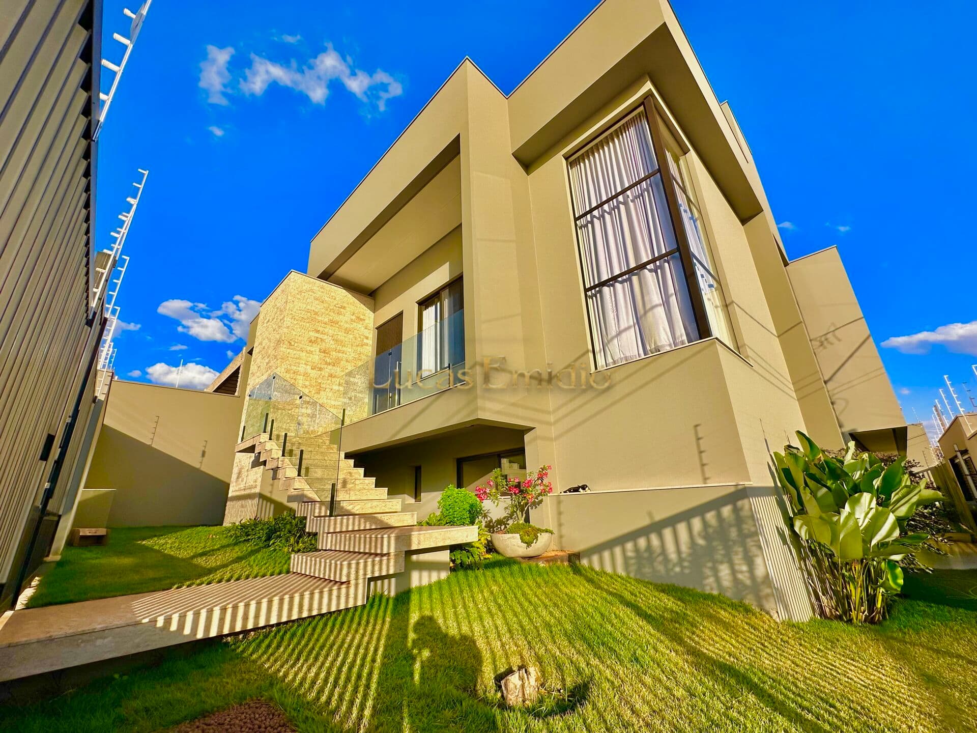 Casa Duplex à venda bairro Chácara Caiçaras em Patos de Minas!