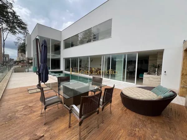 Casa Alto Padrão no Centro de Patos de Minas
