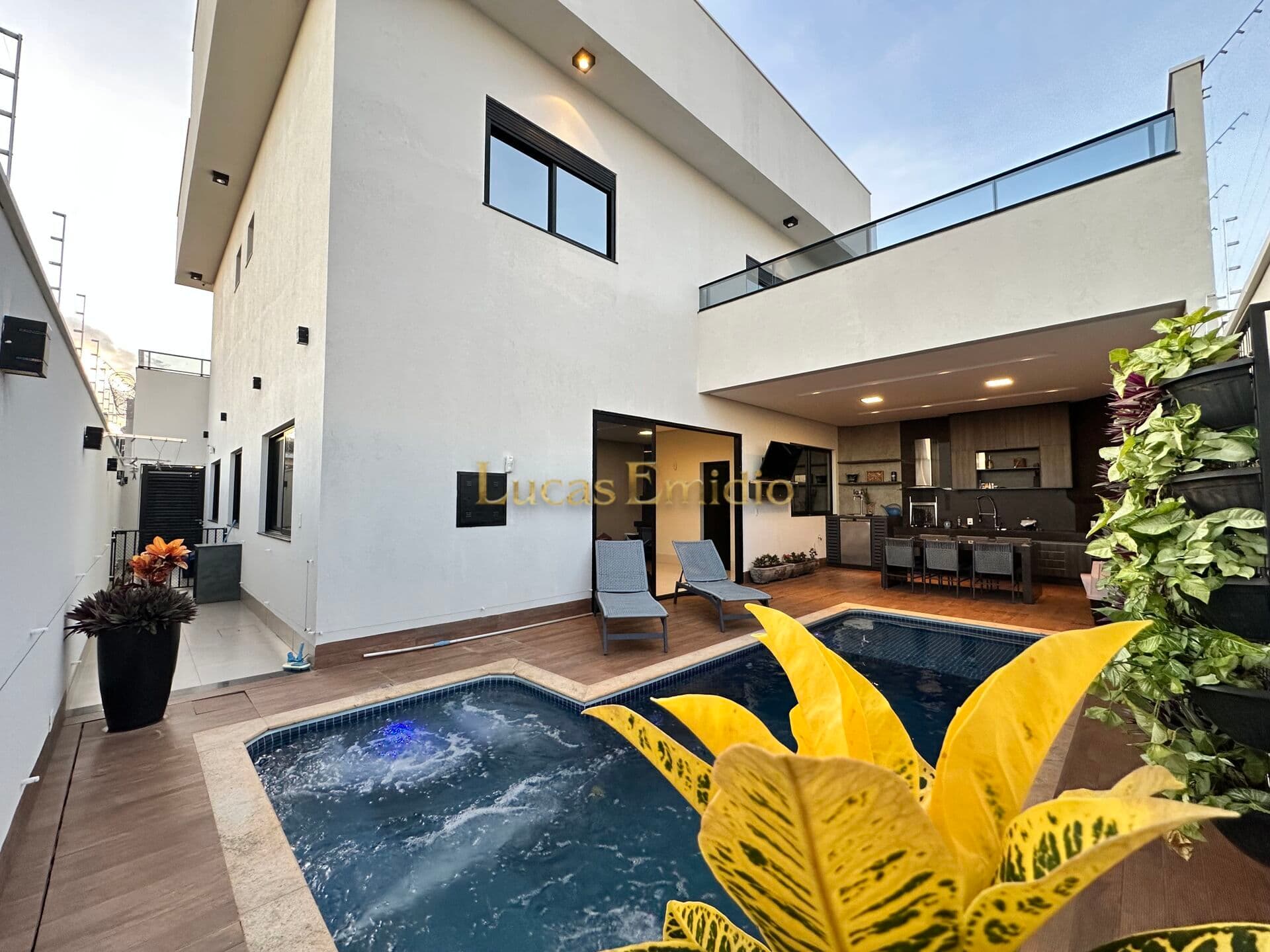 Casa Alto Padrão á venda bairro jardim Califórnia, Patos de Minas!