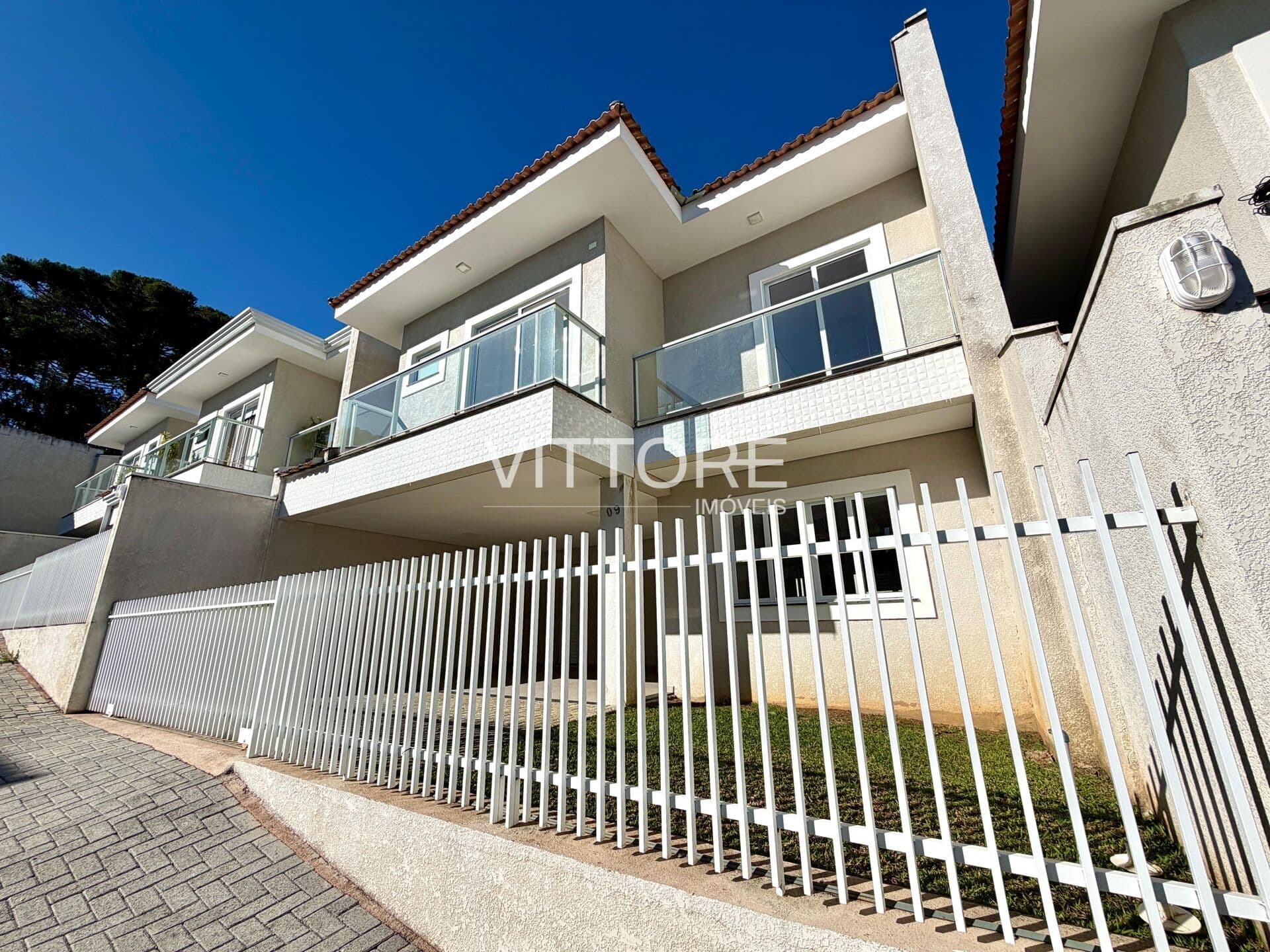 Sobrado em Condomínio 145m² - 03 suites - Aristocrata - São José dos Pinhais