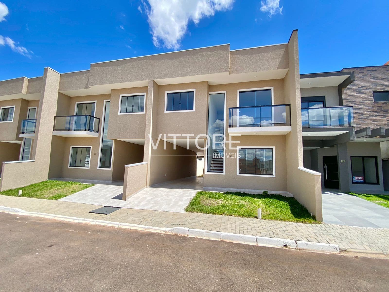 Sobrado em condomínio 135m² - 03 Dormitórios - Costeira - São José dos Pinhais