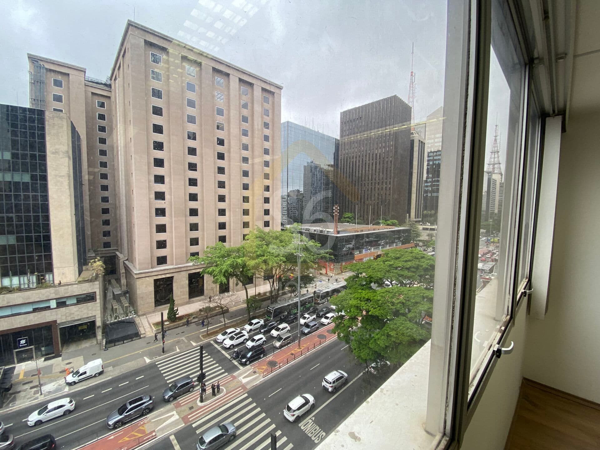 Sala Comercial à Venda – Condomínio Edifício Barão de Christina – Av. Paulista, 1471