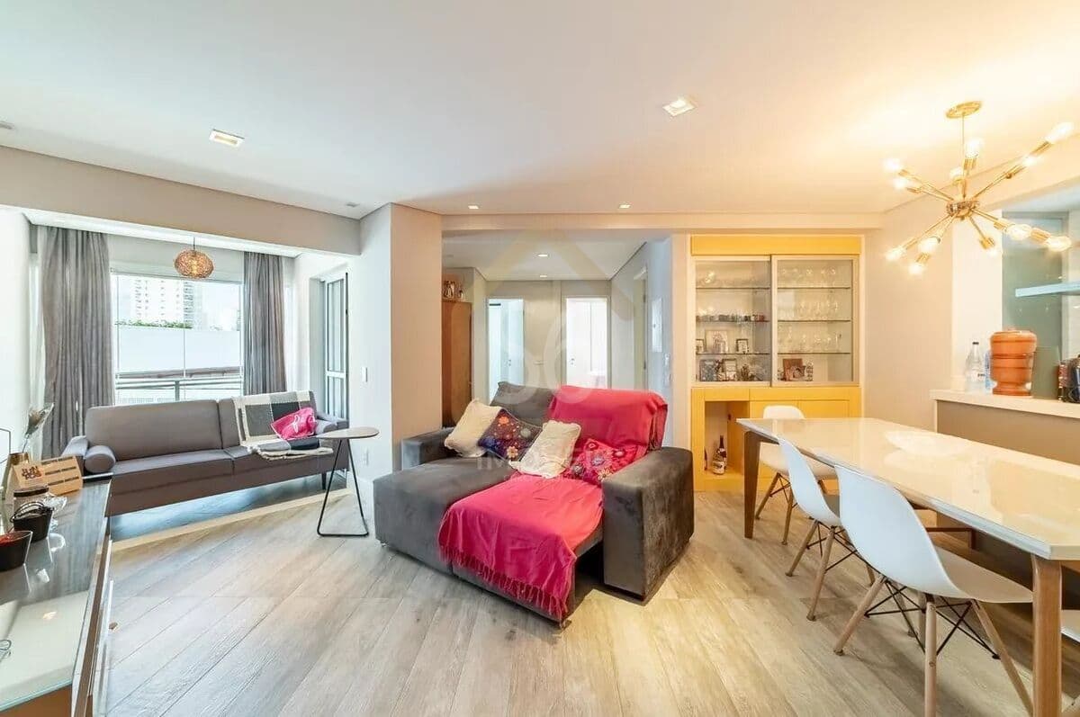 Apartamento á venda na Mooca de 79m² com 2 quartos sendo 2 suítes e mobiliado