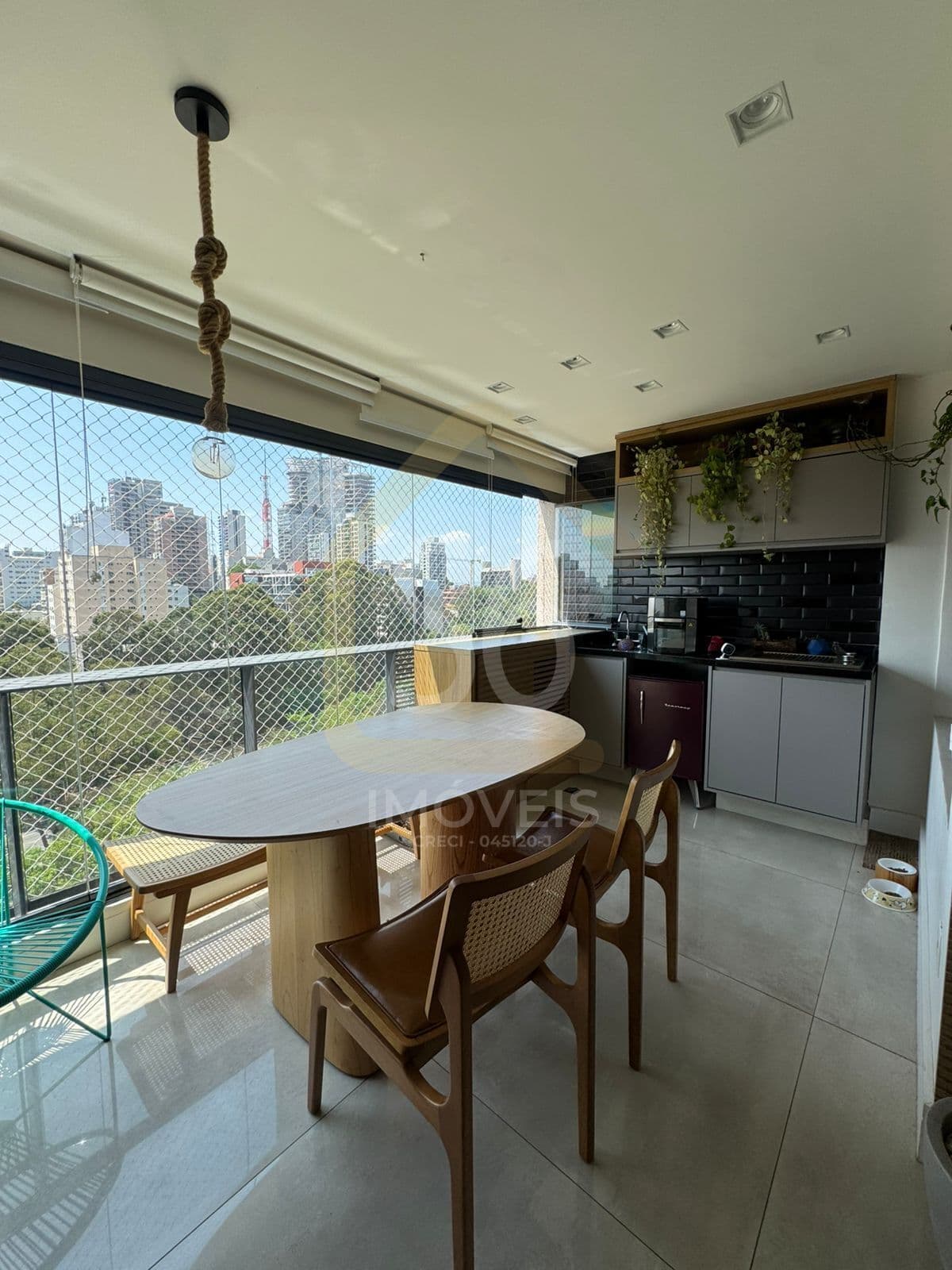 Apartamento de 73m² á venda com 2 dormitórios sendo 1 suíte e com 1 vaga de garagem em Pinheiros