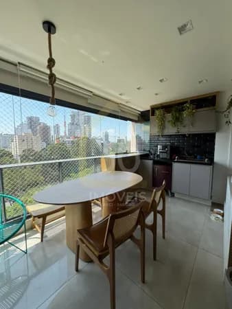 Apartamento de 73m² á venda com 2 dormitórios sendo 1 suíte e com 1 vaga de garagem em Pinheiros