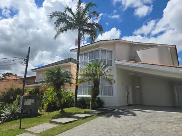 Casa a venda - Alphaville 11 | 4 quartos - 4 vagas - 373m² AC - 435m² AT | R$2.990.000